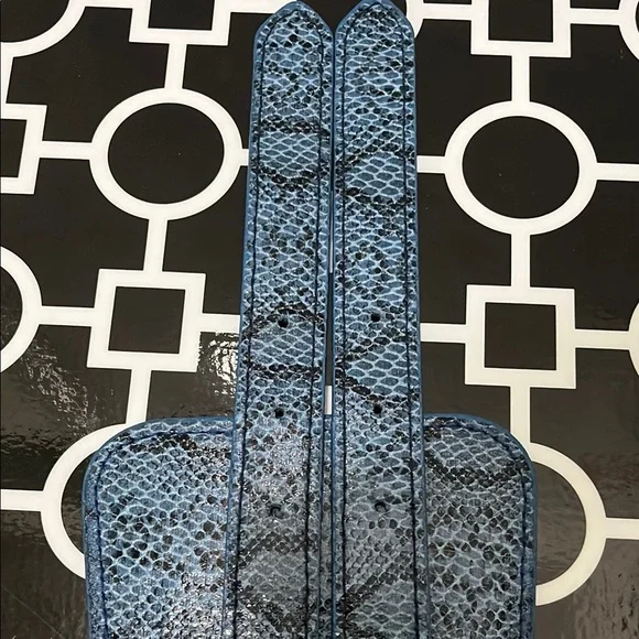 Blue and Black Faux Snakeskin S/M 34.75” Belt with Double Closure Silver Buckle - Picture 4 of 15